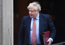 Egyre nagyobb a nyomás a brit kormányon