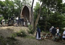 Emlékhelyet avattak az egykori pálos kolostor helyén