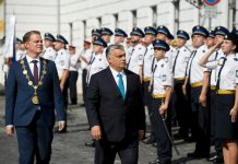 Orbán Viktor: nem fogjuk magukra hagyni az egyenruhásainkat