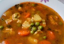 Borsóleves petrezselymes vajgaluskával