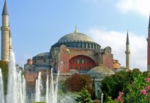 Péntektől nagymecset a Hagia Sophia