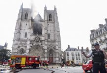 Tűz ütött ki a nantes-i székesegyházban
