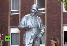 Fidesz: Felháborító, hogy szobrot állítanak Leninnek