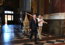 Elhelyezték a Kárpát-medence Aratókoszorúját a Szent István-bazilikában