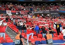 A jövő héten dönthet a szurkolók sorsáról az UEFA