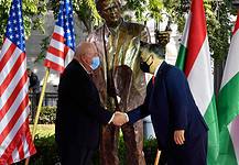 Szoborral tisztelgünk George H. W. Bush előtt