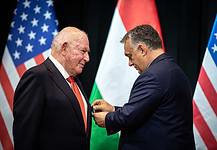 Orbán Viktor: Szorítunk Trump újabb győzelméért