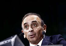 Ünneplő tömeg előtt tartott nagygyűlést Éric Zemmour