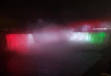 Nemzeti színekben hullott alá a Niagara vize október 23-án – a torontói magyar életről mesél Balla Sándor