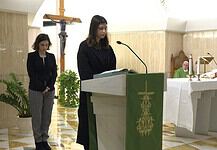 Ferenc pápa intézményesítette a nők liturgikus szolgálatát