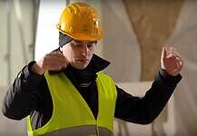 Szent Mihály-himnusz a felállványozott templomban