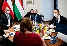 Szijjártó: Vakcinával segítjük cseh barátainkat