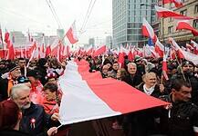 A lengyelek alkotmányellenesnek minősítették az uniós bíróság döntését