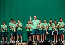 Örömkönnyek és tapsvihar – így köszöntötték a magyar olimpikonokat
