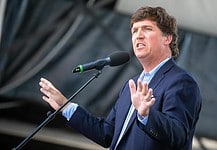 Magyar felirattal is elérhető Tucker Carlson MCC Feszten tartott előadása