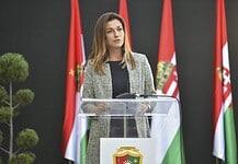 Magyar oktatási központot avatott Varga Judit Szabadkán