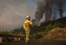 Már több mint ötszáz épületet semmisített meg a vulkánkitörés