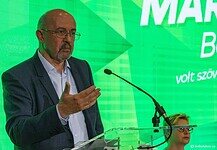 Kitüntette Markó Bélát a román államfő