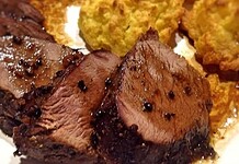 Vaddisznószűzérme borskabátban, parmezános hercegnő burgonyával