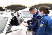 Az EU által el nem ismert vakcinával beoltottak is karanténmentesen beléphetnek Romániába