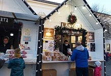 Románok is hiányolják a magyar feliratokat a kolozsvári karácsonyi vásárból