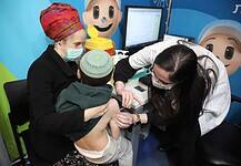 Izraelben csúcsot döntött az omikron