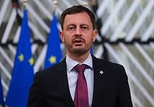 Nagy viták után jóváhagyta az amerikai-szlovák védelmi egyezményt a pozsonyi parlament