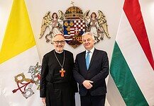 Semjén Zsolt fogadta Ferenc pápa küldöttjét