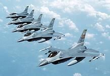 A NATO mégsem küld harci repülőgépeket Ukrajnába