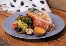 Baconös-fokhagymás omlós karaj receptje