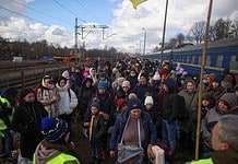Közelíti a félmilliót a menekültek száma Lengyelországban
