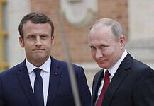 Macron botrányosnak nevezte Morawiecki bírálatait