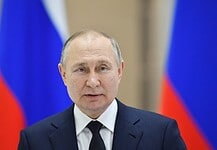 Az orosz elnök elrendelte az ostrom leállítását Mariupolban