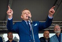 Nem adta ki a szlovák parlament Robert Ficót a főügyészségnek