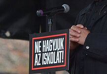 Vásárhelyi katolikus gimnázium: megint eltörölték az iskola „keresztlevelét”