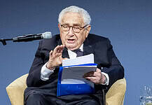 Kissinger: Itt az idő tárgyalni Putyinnal