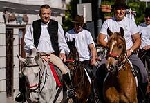 Elindult a pünkösdi lovas zarándoklat Székelyudvarhelyről