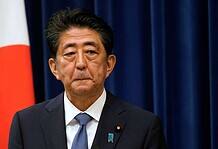 Lelőtték és belehalt sérüléseibe Abe Sinzó volt japán miniszterelnök