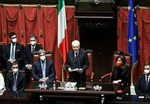 Feloszlatta a parlamentet az olasz államfő