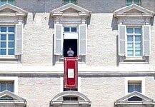 Ferenc pápa üdvözölte a gabonát szállító hajók elindulását