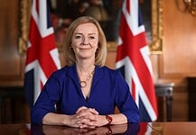 Liz Truss külügyminiszter váltja Boris Johnsont