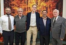 Köszöntünk minden szépkorú honfitársunkat a idősek világnapja alkalmából!