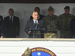 Orbán Viktor: Ütőképes, elrettentő erejű hadsereg kell