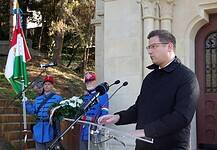 Megújult a Perczel-sírkert