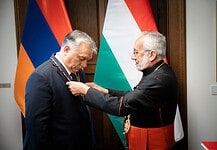 Kitüntették Orbán Viktort az üldözött keresztények támogatásáért