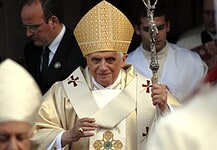 Ferenc pápa imára szólít XVI. Benedek gyógyulásáért