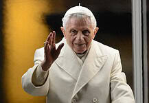 XVI. Benedek emeritus pápa az év utolsó napján csendben hazatért