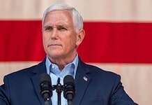 Nyomozók kutatták át Mike Pence otthonát