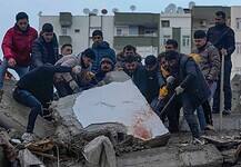 Már négyezer fölött a törökországi és a szír halálos áldozatok száma