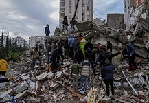 Törökország hétnapos nemzeti gyászt hirdetett a földrengések miatt